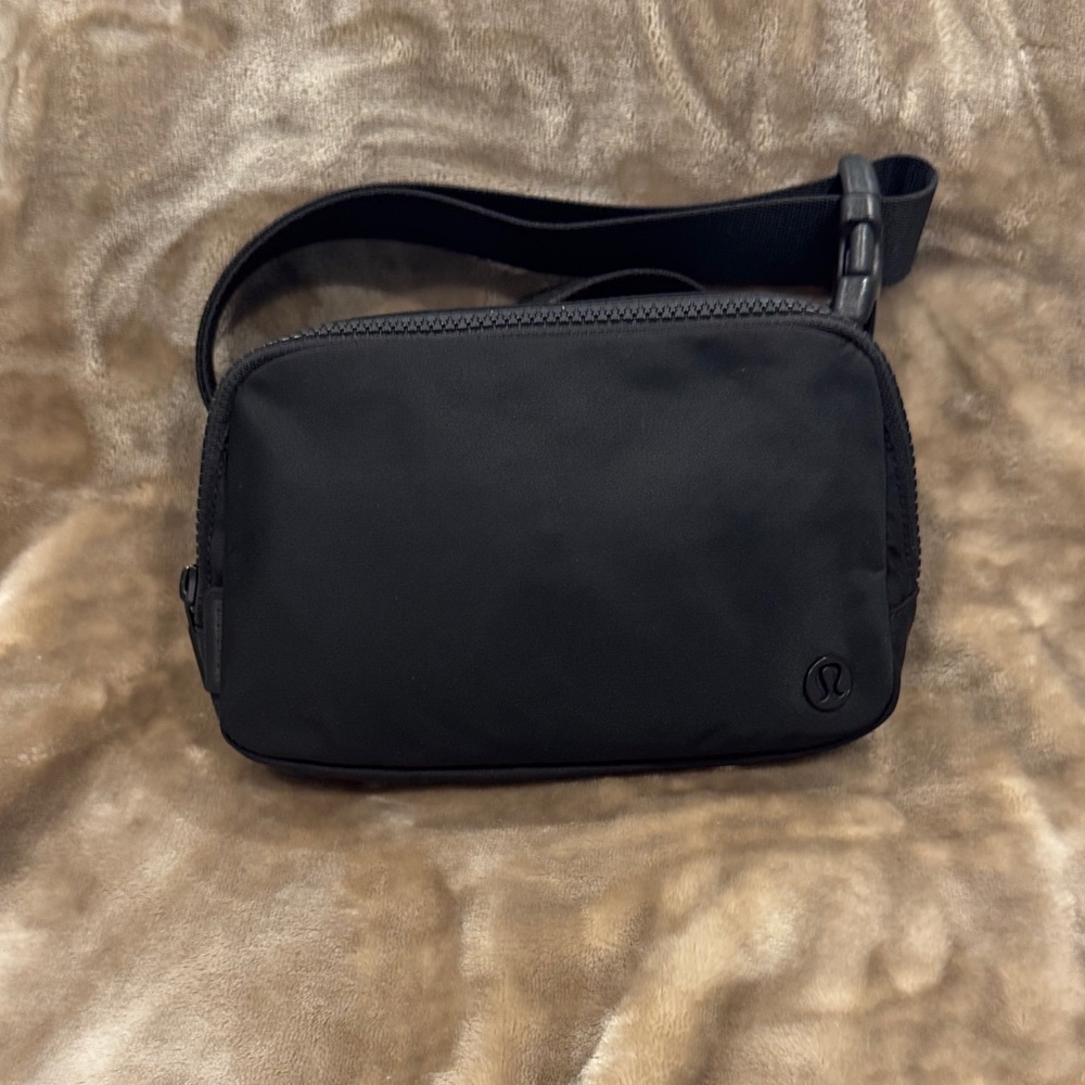 lululemon athletic women Black Belt Bag